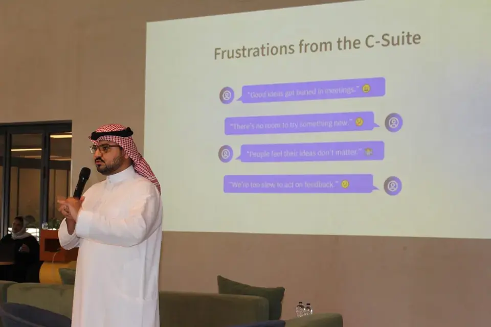 Group discussion during a Lumofy workshop